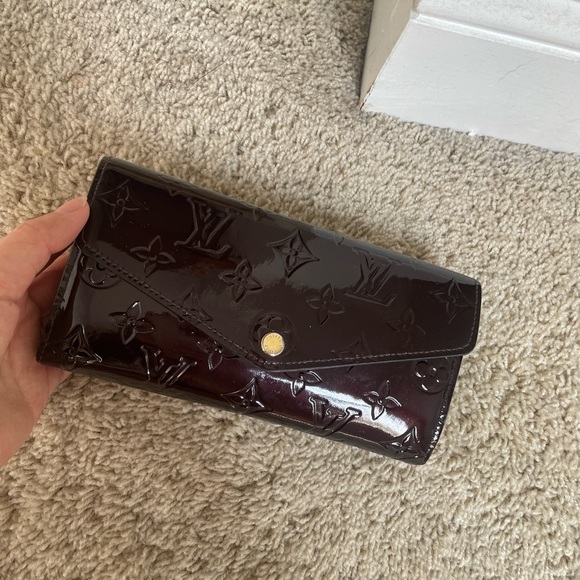 Louis Vuitton Sarah monogram Vernis Amarante wallet - Picture 6 of 11